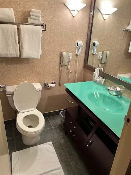 Poco Inn & Suites Hotel — venue photo 5