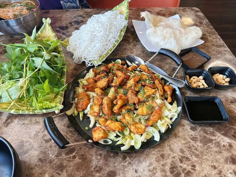 Pho Bolsa — venue photo 4