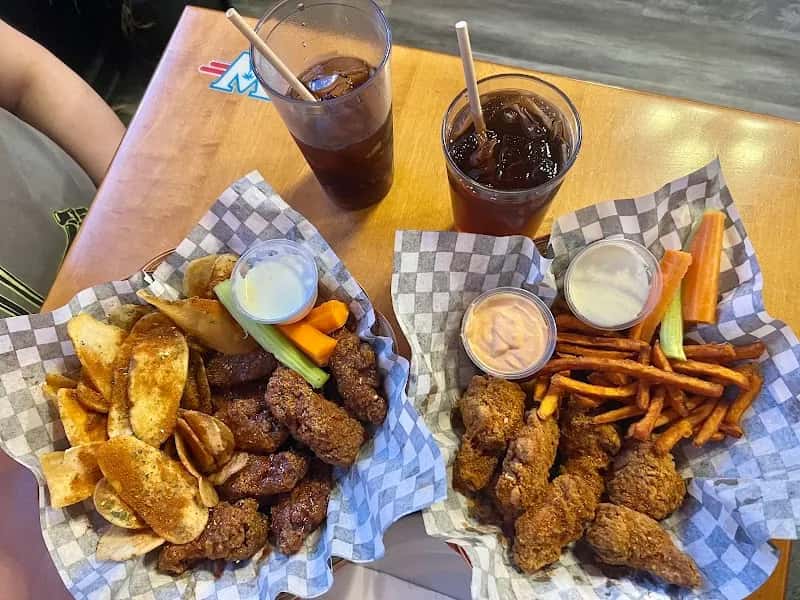 Wild Wing Woodside Square — venue photo 4