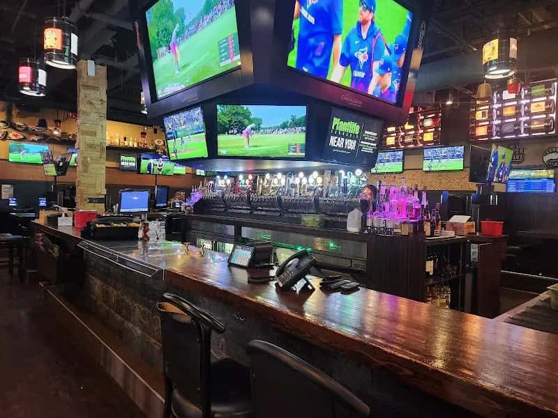 The Canadian Brewhouse - Mahogany — venue photo 5