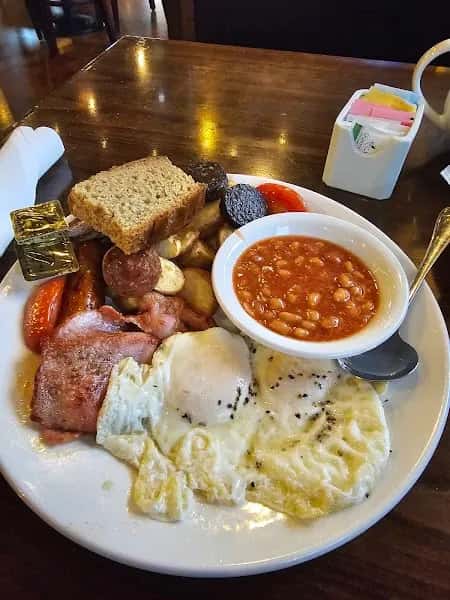 Irish Wolfhound Restaurant & Pub — venue photo 3
