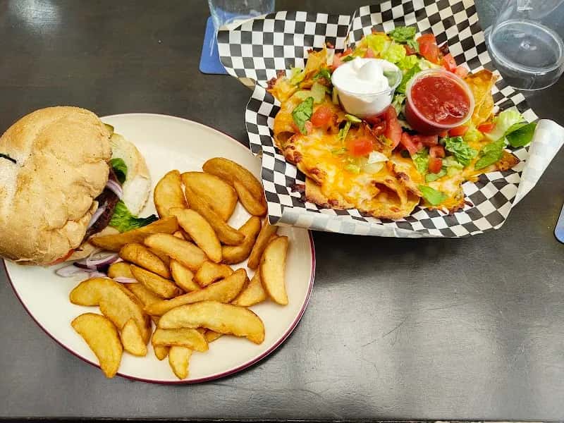 Tracks Brew Pub - Downtown Brampton — venue photo 2