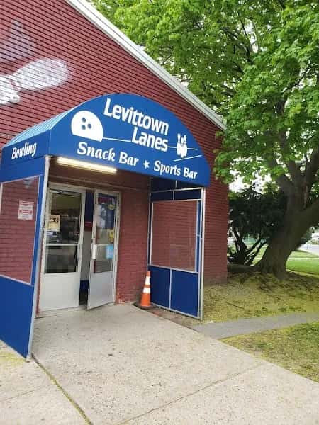 Levittown Lanes Bar & Grill — venue photo 5
