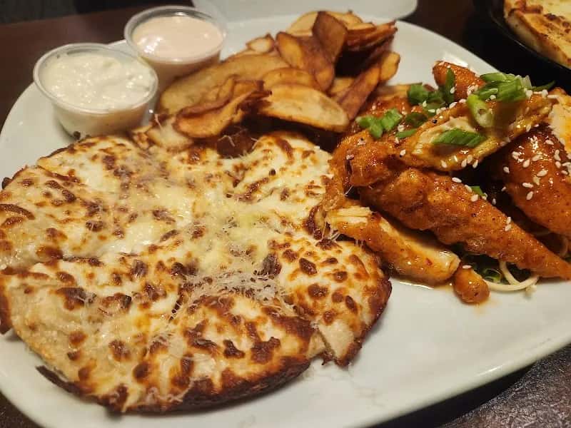 Boston Pizza Courtneypark Mississauga  — venue photo 4