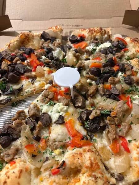 Me-n-Ed's Pizza* — venue photo 4