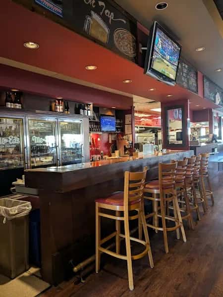 Me-n-Ed's Pizza* — venue photo 5