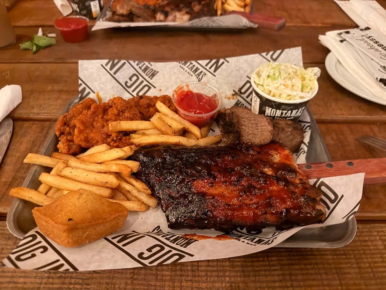 Montana's BBQ & Bar Mississauga - Courtneypark  — venue photo 4