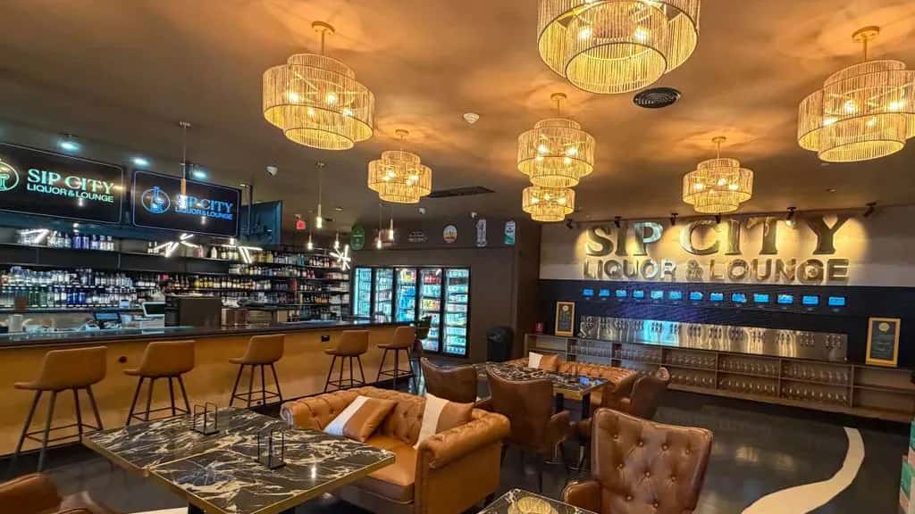 Sip City Liquor and Lounge — venue photo 2