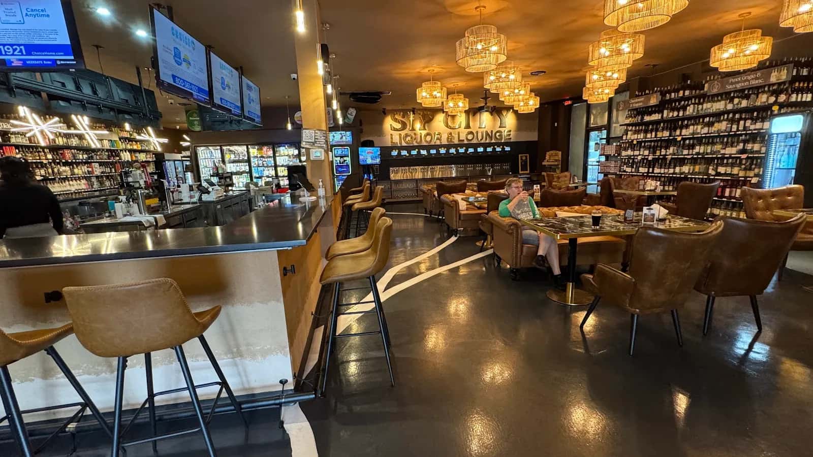 Sip City Liquor and Lounge — venue photo 3