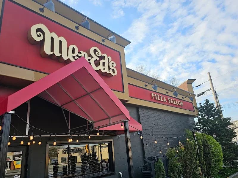 Me-n-Ed's Pizza* — venue photo