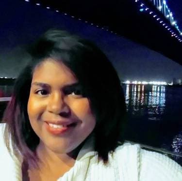 Angelica Moss - PaintNite artist profile image