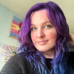 Amy Holsten profile photo