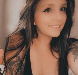 Arianna Gatton - PaintNite artist profile image