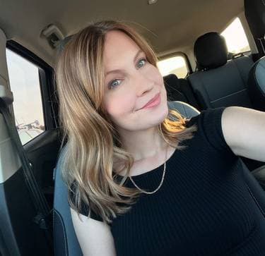 Tess Urbanski shop logo