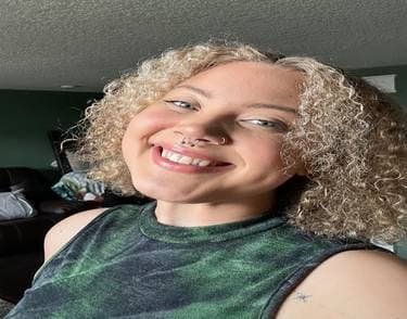 Raven Little shop logo