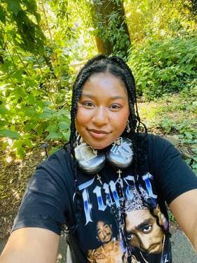 Ania Whitaker - PaintNite artist profile image