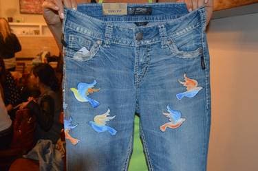 PAINT YOUR JEANS  - Paint Nite event in Woodland Hills, CA