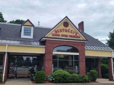 Bertuccis  , CHELMSFORD, MA | Yaymaker