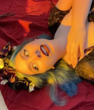 Laura Pokarney shop logo