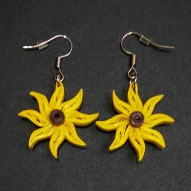 Paper Quilling - Sunflower Earrings - Paint Nite event in Mississauga, ON