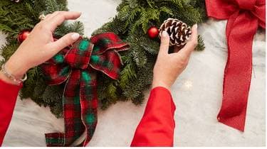 Seasonal Winter Wreath - Paint Nite event in Costa mesa , CA