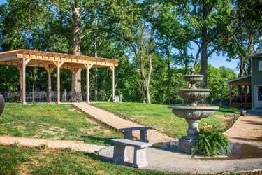 Lake Creek Winery , MARTHASVILLE, MO | Yaymaker