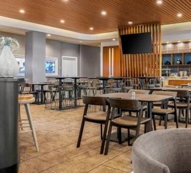 Spring Hill Suite By Marriott , Fremont , CA | Yaymaker